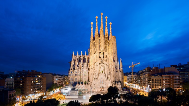 Sagrada-Familia-at-Night
